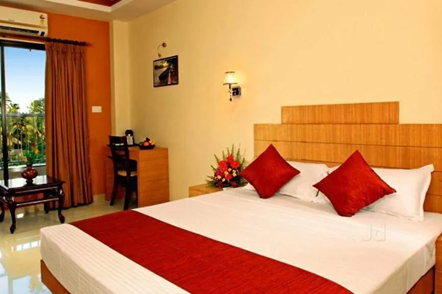 Royal Riviera Hotell Kumarakom 3*,